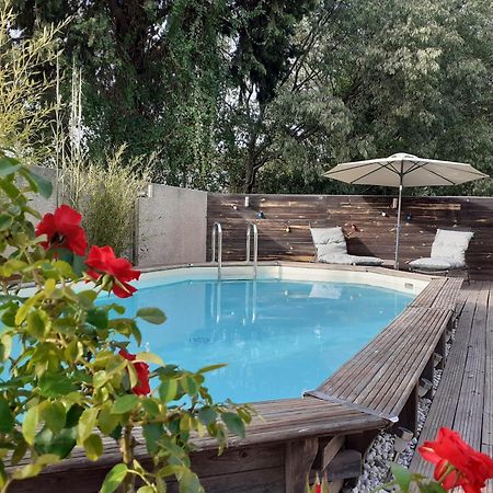 Location Saisonniere Avec Piscine Et Terrasse Au Pied Du Luberon Hotel Lauris ภายนอก รูปภาพ
