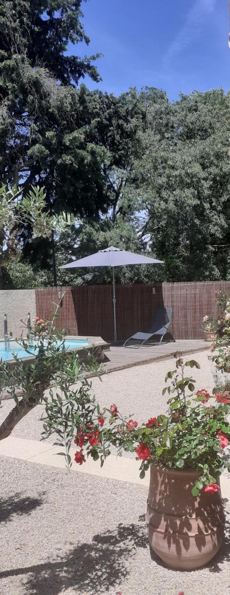 Location Saisonniere Avec Piscine Et Terrasse Au Pied Du Luberon Hotel Lauris ภายนอก รูปภาพ